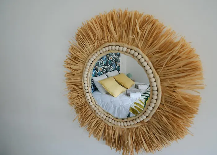 Aux Portes Du Marche *