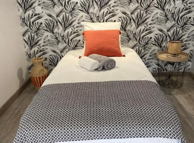 Aux Portes Du Marche Dom wakacyjny *